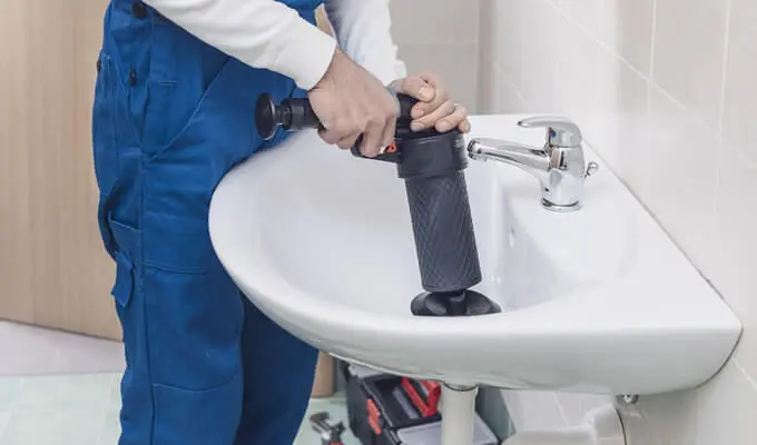 Professional plumber Dima